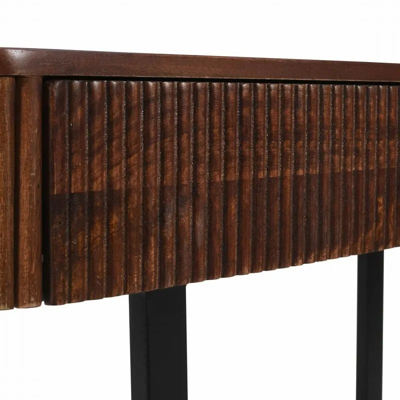 Table console d'entrée en bois massif avec tiroirs cannelés et solutions de rangement