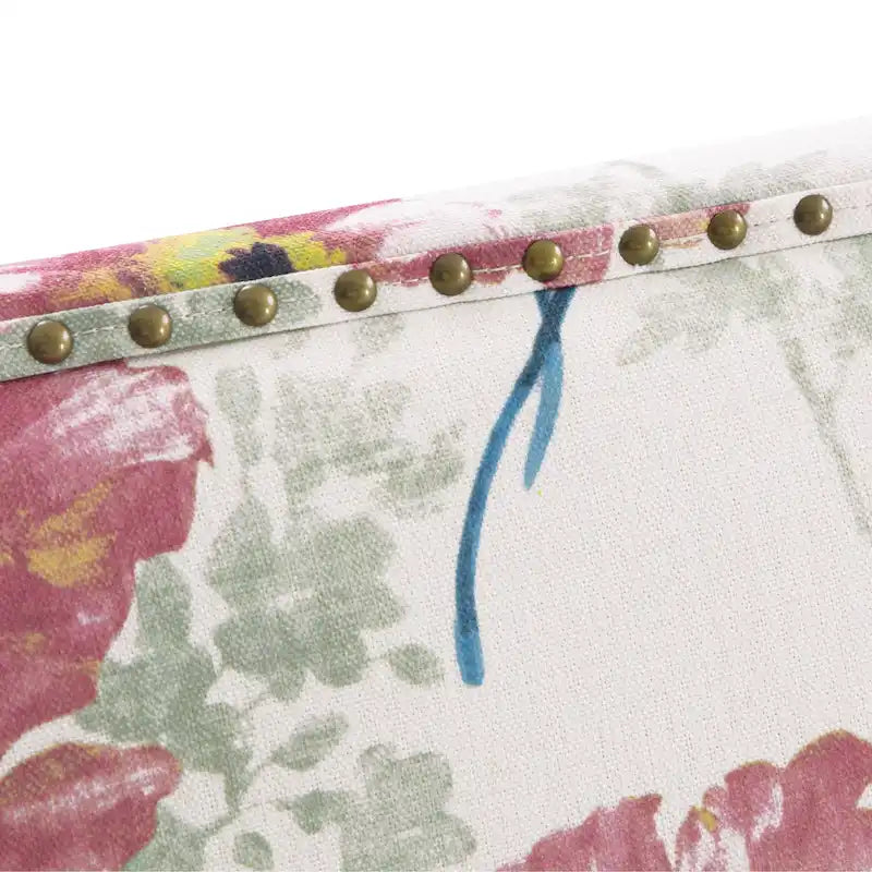 Fauteuil d'appoint Club Chair en lin, garni de clous décoratifs et doté de pieds en bois, orné de rivets.