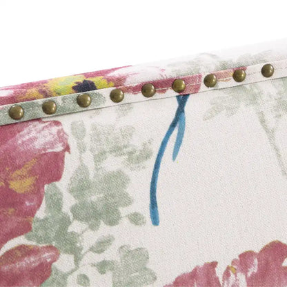 Fauteuil d'appoint Club Chair en lin, garni de clous décoratifs et doté de pieds en bois, orné de rivets.