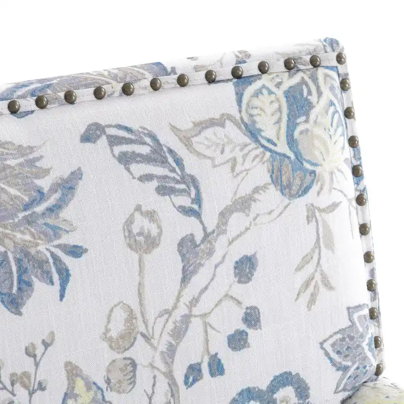 Fauteuil d'appoint Club Chair en lin, garni de clous décoratifs et doté de pieds en bois, orné de rivets.