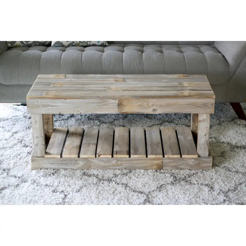 Table basse artisanale en bois recyclé avec plateau à lattes