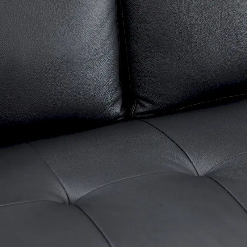 Fauteuil en cuir de vachette haut de gamme avec coussins haute densité et grand espace d'assise