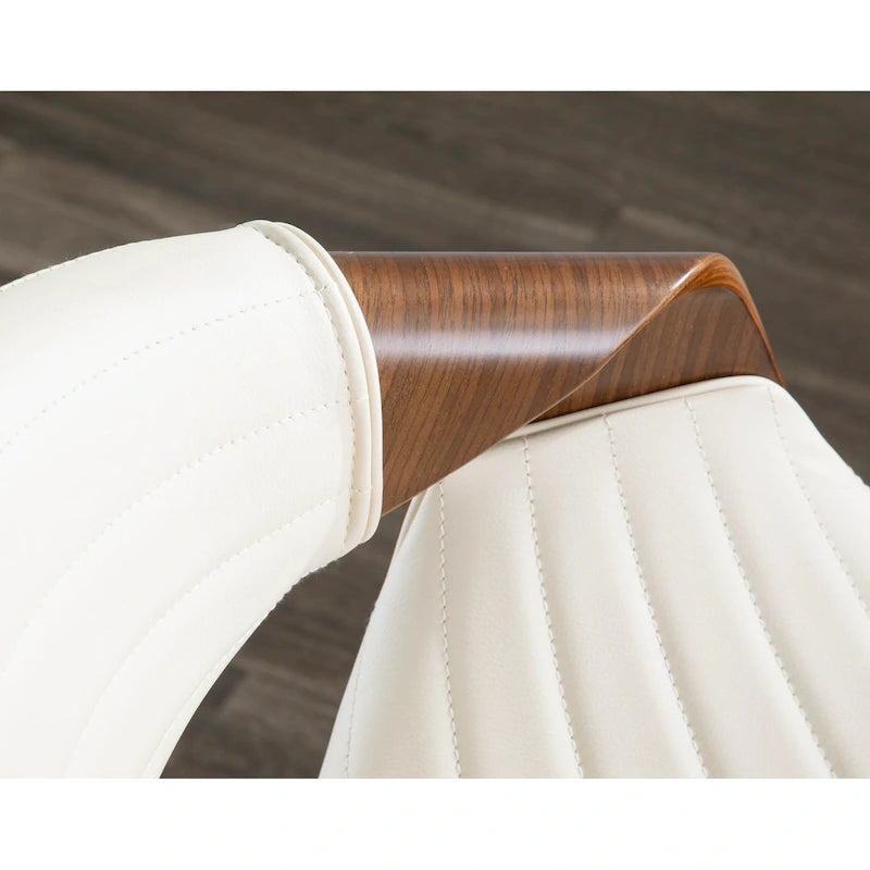 Chaise de salle à manger Carson Carrington Kanteborg en similicuir et bois