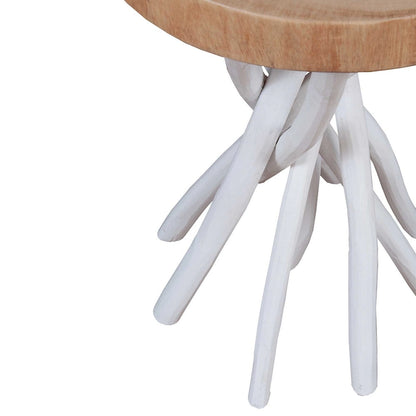 Table d'appoint en bois massif à découpe croisée et piètement en branches par East at Main - Petit modèle