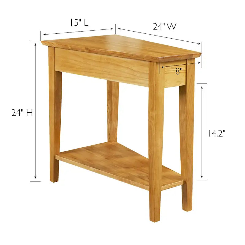 Table d'appoint Teegan en bois massif avec étagère, en forme de coin pour fauteuil inclinable.