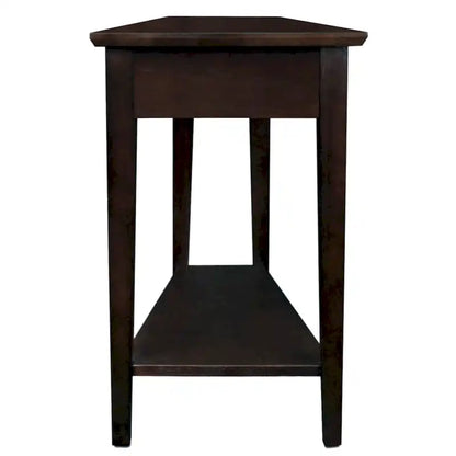 Table d'appoint Teegan en bois massif avec étagère, en forme de coin pour fauteuil inclinable.