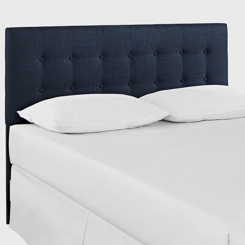 Tête de lit rembourrée Hixson élégante en tissu bleu foncé, format queen
