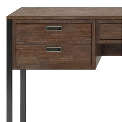 Bureau WYNDENHALL Brandt en bois d'acacia massif, style industriel moderne, 152 cm de large, finition brun vieilli naturel rustique