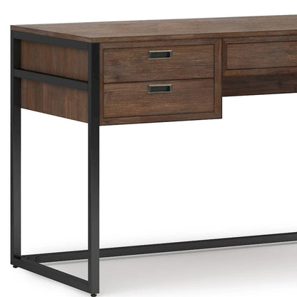Bureau WYNDENHALL Brandt en bois d'acacia massif, style industriel moderne, 152 cm de large, finition brun vieilli naturel rustique