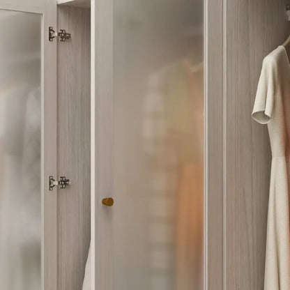 Armoire modulaire moderne à portes vitrées : solution de rangement.