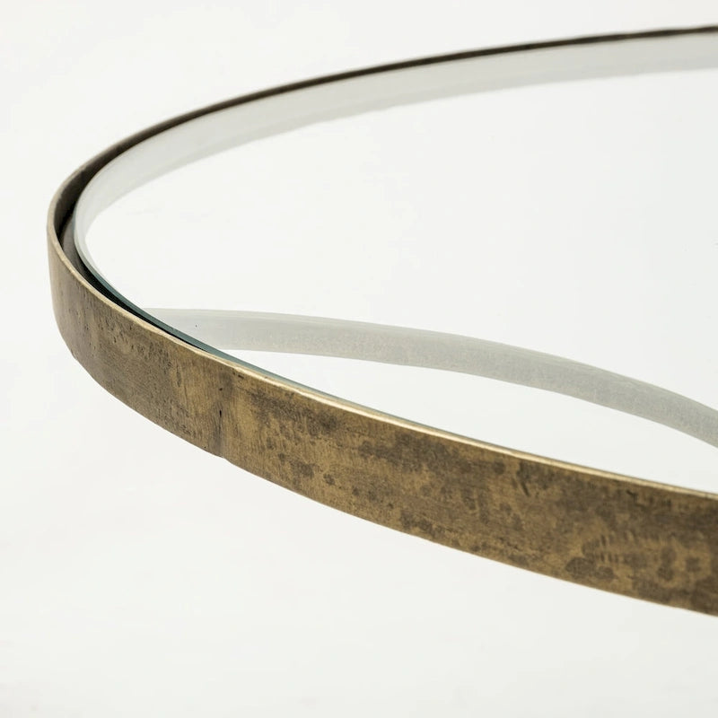 Table d'appoint ronde Jacinta II avec plateau en verre, métal doré et piétement en marbre blanc