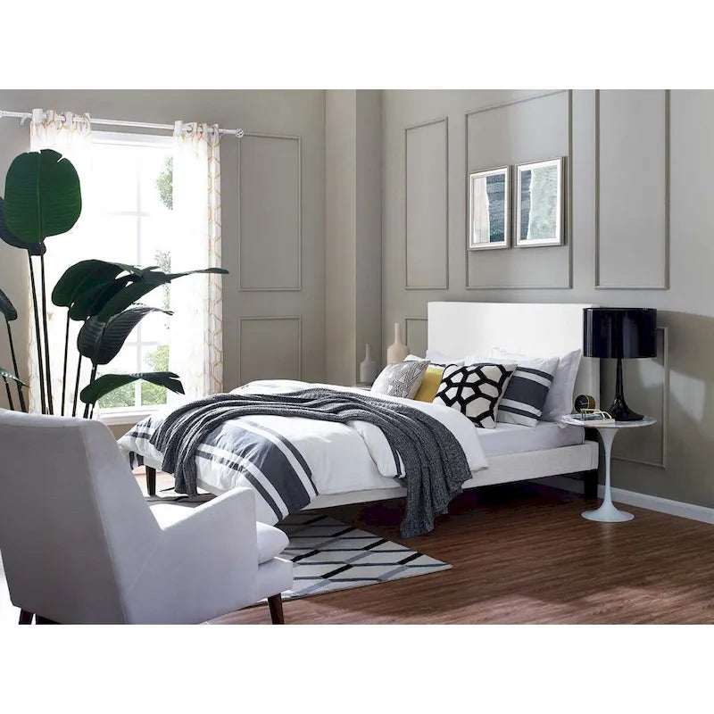 Tête de lit rembourrée en lin Carson Carrington Stryn