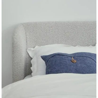 Lit plateforme capitonné Kiki en coton bouclé