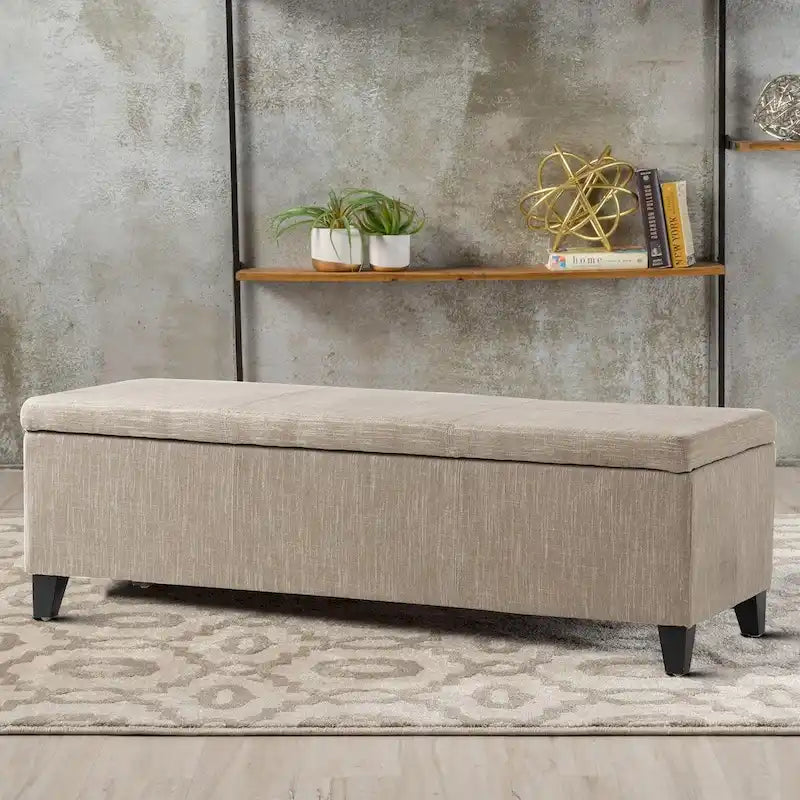 Banc de rangement rembourré au design minimaliste contemporain