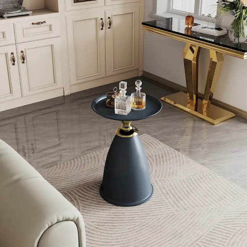 Table d'appoint ronde minimaliste en fer forgé au design luxueux, idéale pour les petits espaces.